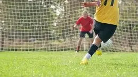 [德甲]霍勒精准横传，维斯豪普特头球建功